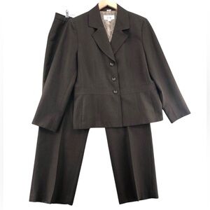 Le Suit Brown and White Patterned Fabric